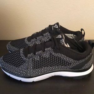 Vionic Felix Sierra tennis shoe